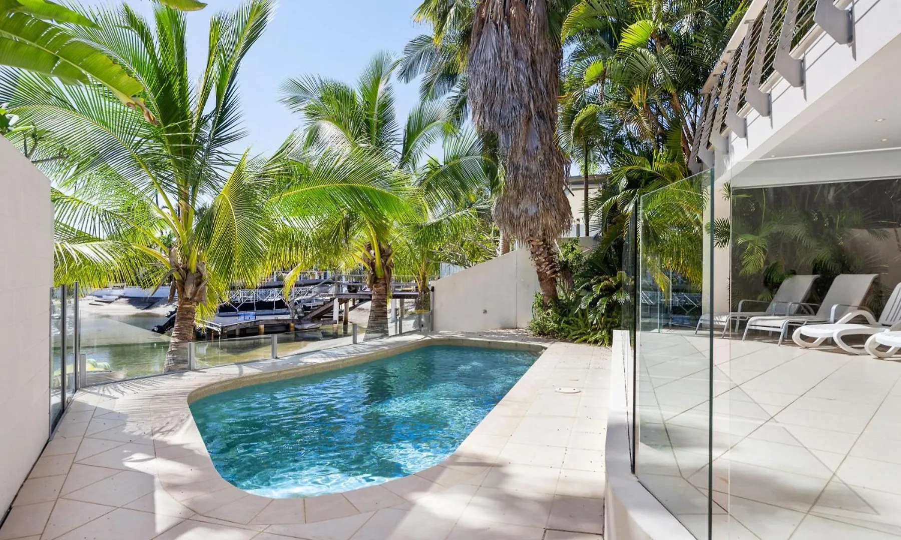 Pet-Friendly Waterfront Hideaway Noosa Heads