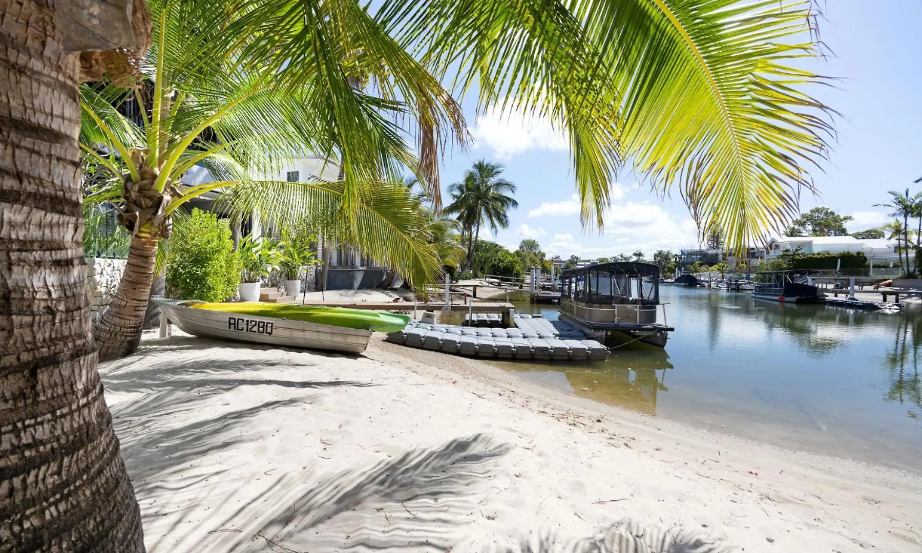 Willa Pet-Friendly Waterfront Hideaway Noosa Dom wakacyjny